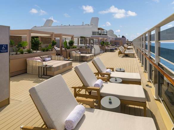 NCL Norwegian Epic Vibe Beach Club 1.jpeg